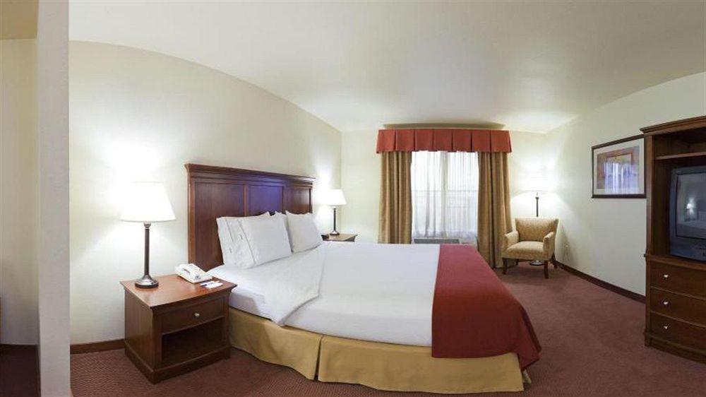 Holiday Inn Express Turlock By Ihg Buitenkant foto