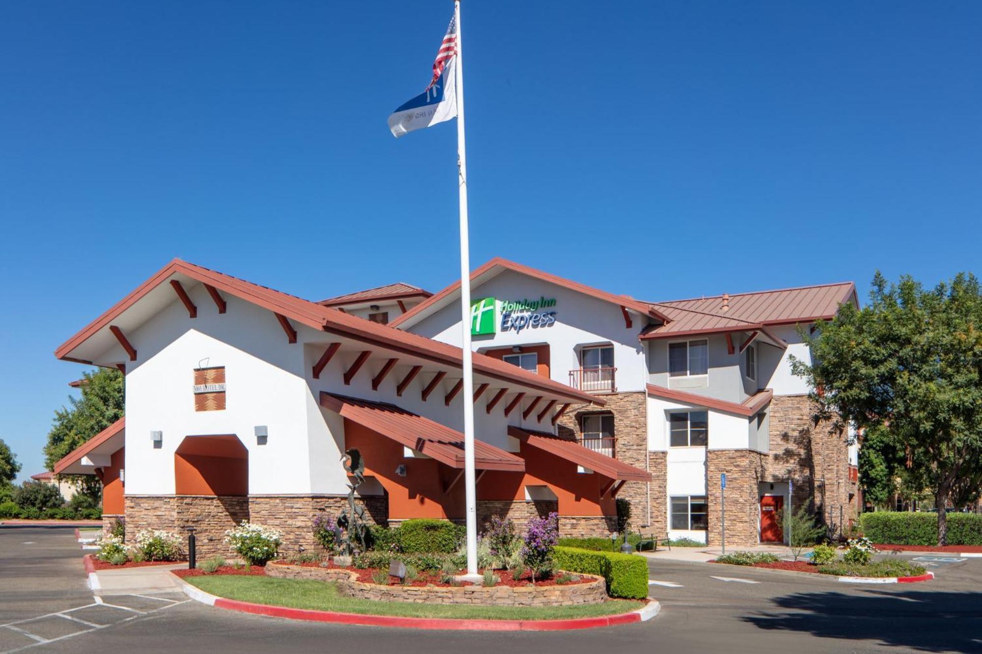 Holiday Inn Express Turlock By Ihg Buitenkant foto