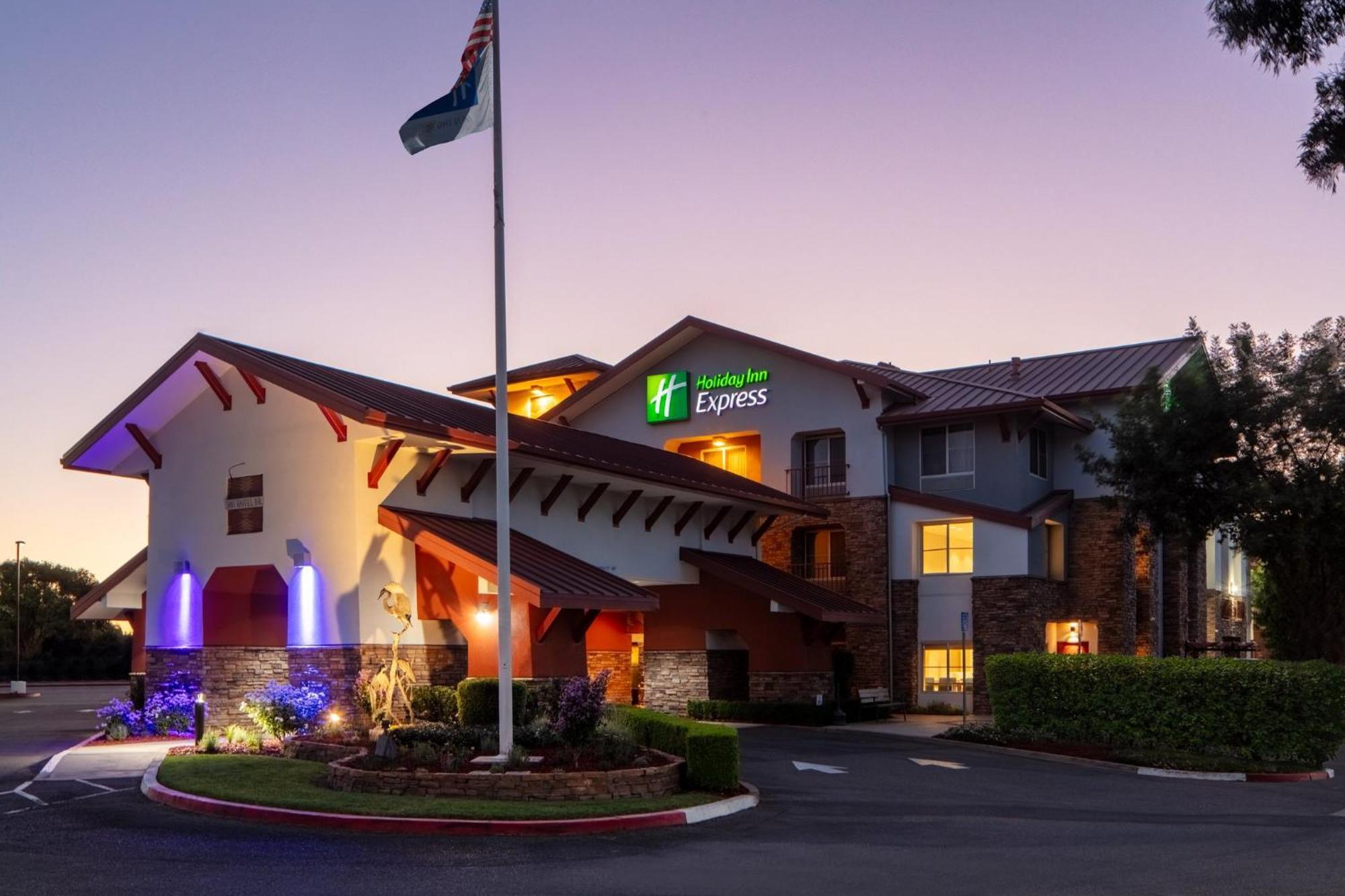 Holiday Inn Express Turlock By Ihg Buitenkant foto