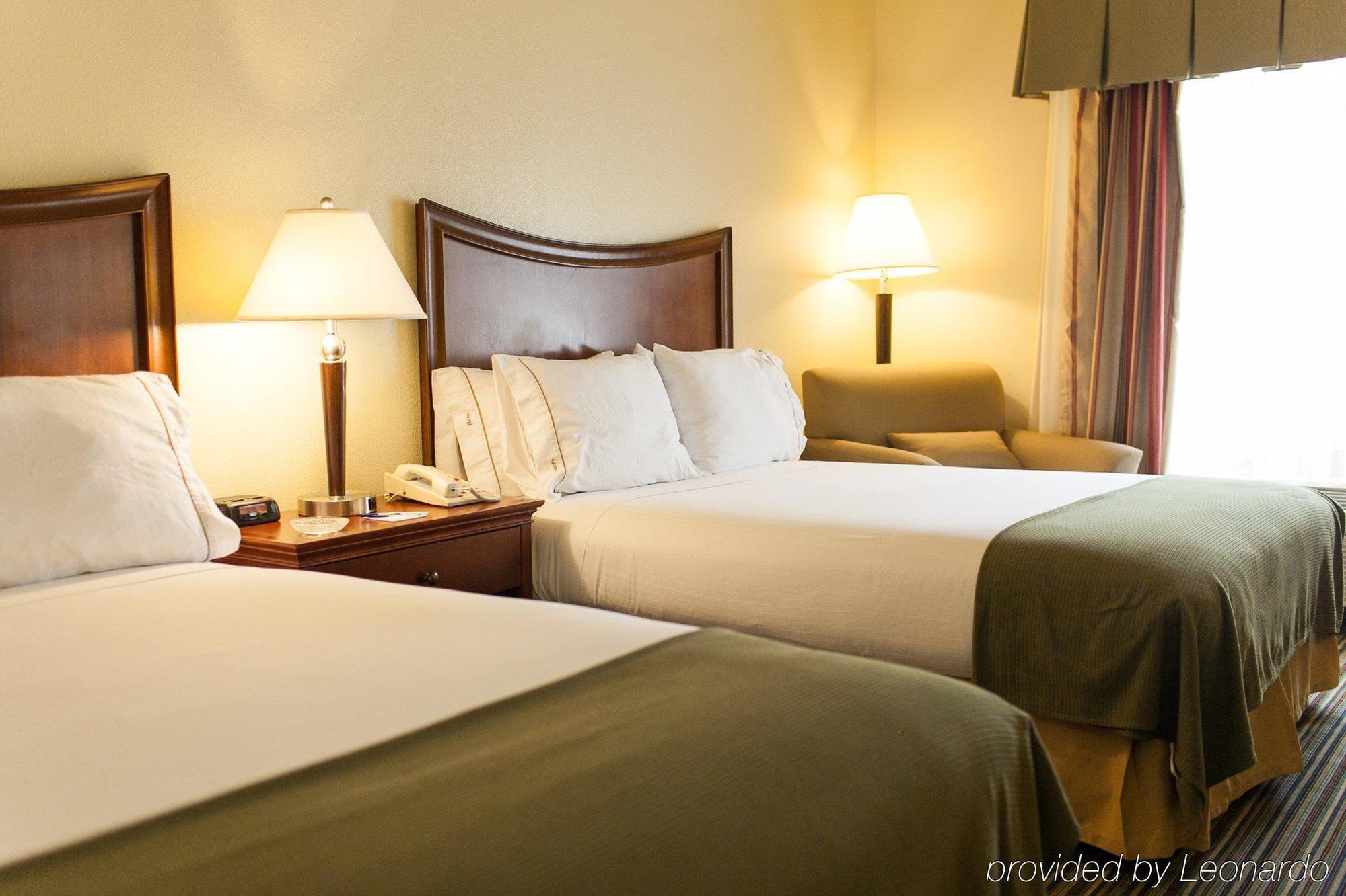 Holiday Inn Express Turlock By Ihg Buitenkant foto