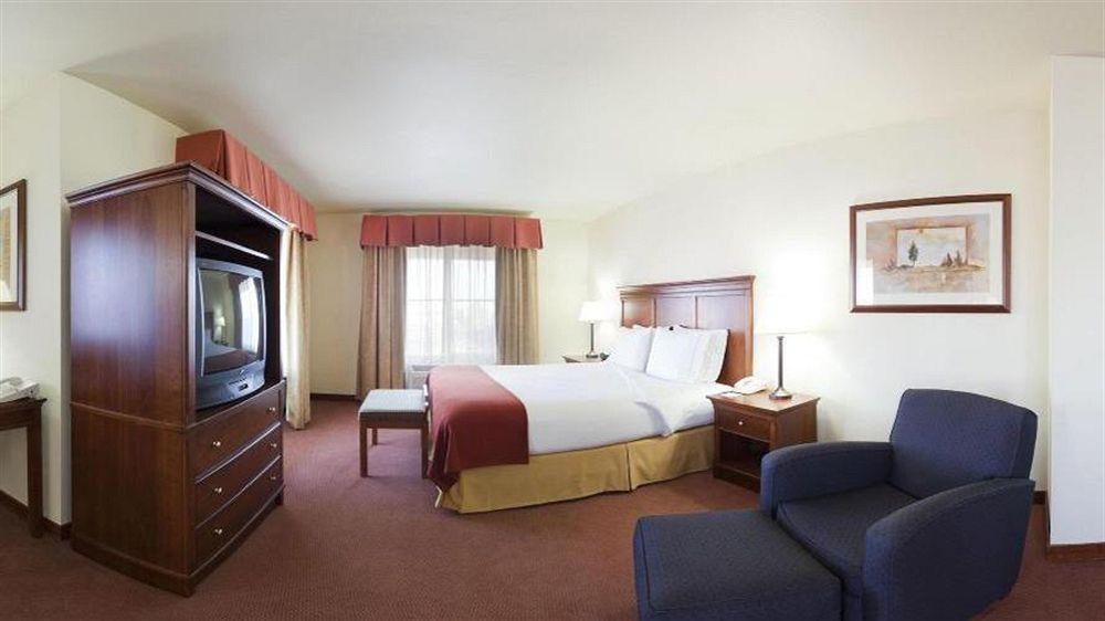 Holiday Inn Express Turlock By Ihg Buitenkant foto