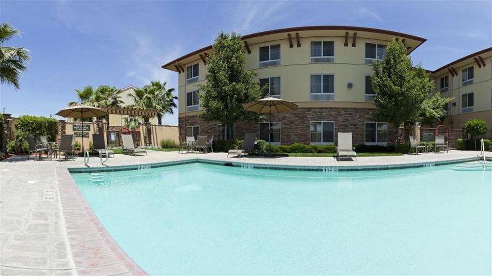 Holiday Inn Express Turlock By Ihg Buitenkant foto