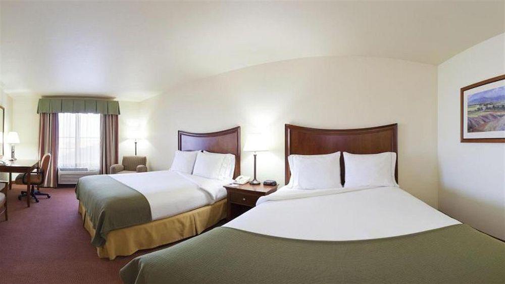 Holiday Inn Express Turlock By Ihg Buitenkant foto